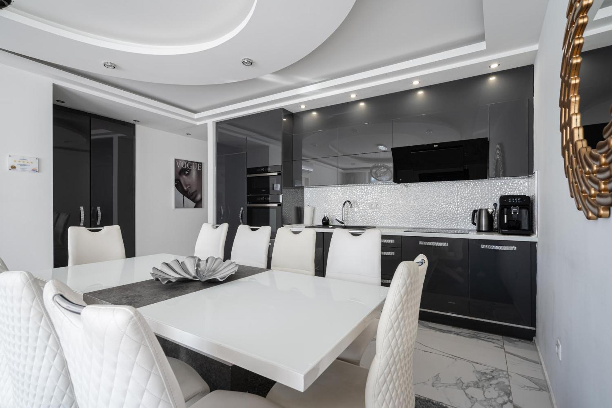 Apartment Kiraly 44 Luxury With Free Parking